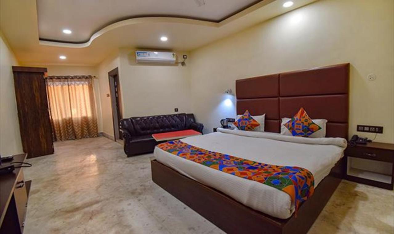 Fabhotel Rr Suites 古瓦哈提 外观 照片