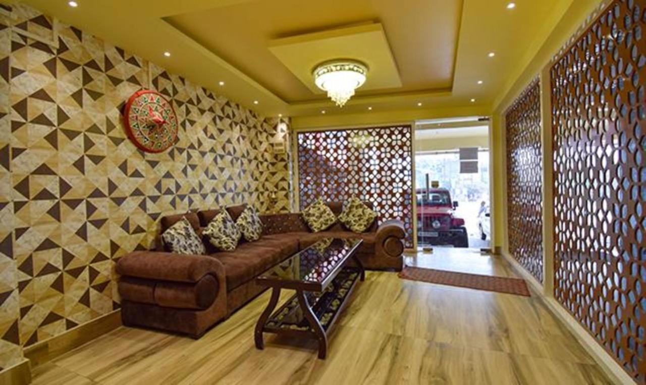 Fabhotel Rr Suites 古瓦哈提 外观 照片
