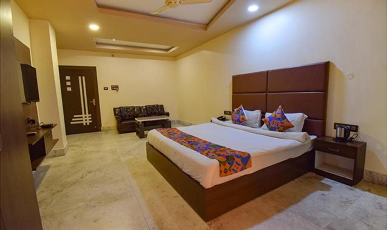 Fabhotel Rr Suites 古瓦哈提 外观 照片