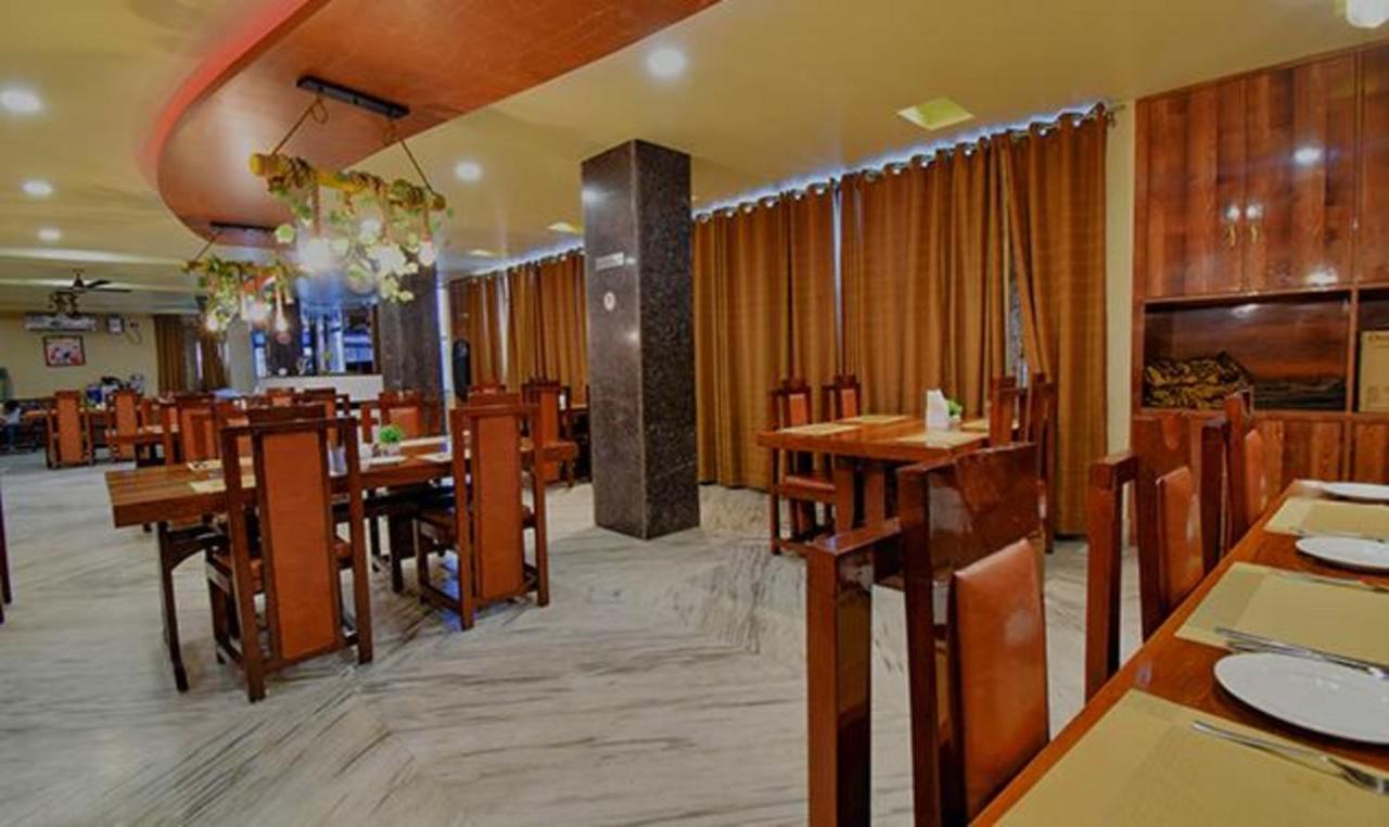 Fabhotel Rr Suites 古瓦哈提 外观 照片